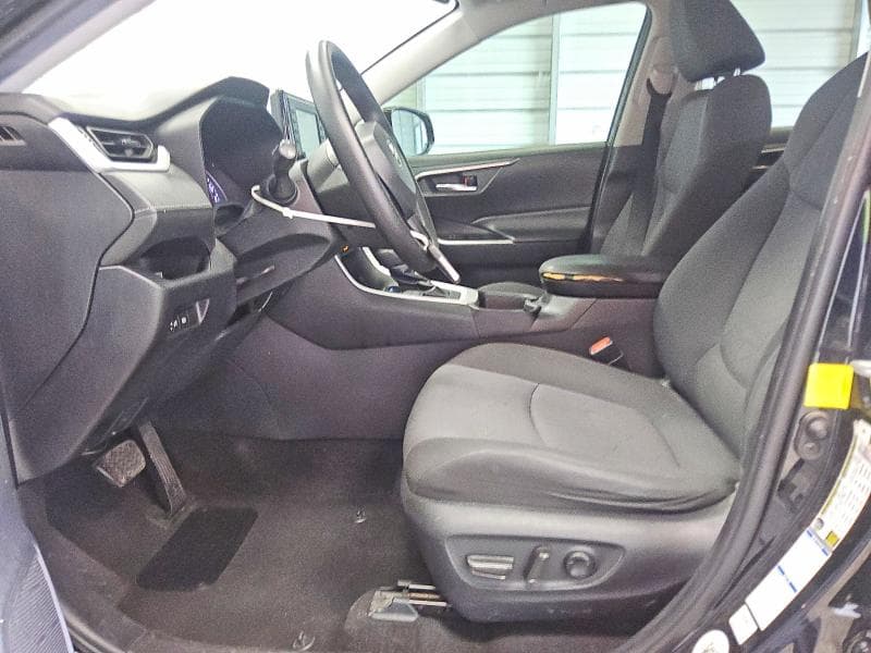 2021 TOYOTA RAV4 XLE 7