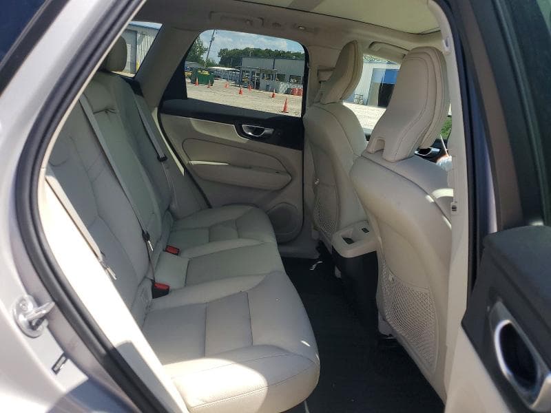 2024 VOLVO XC60 PLUS 11