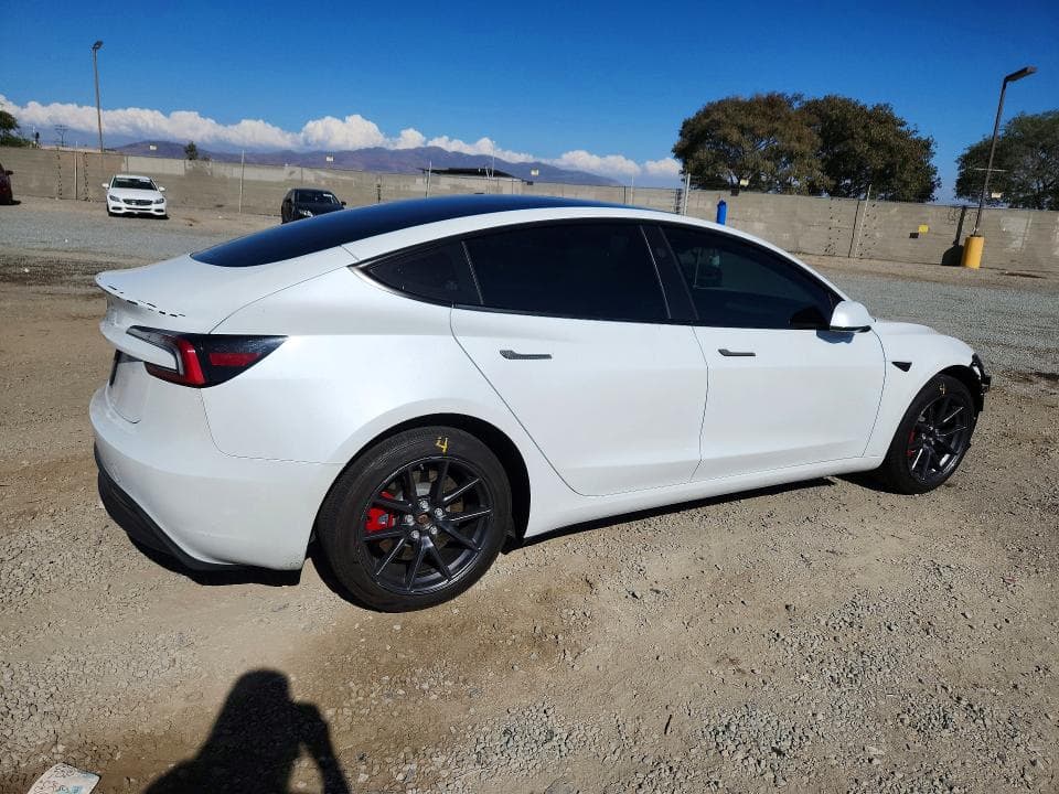 2025 TESLA MODEL 3 3