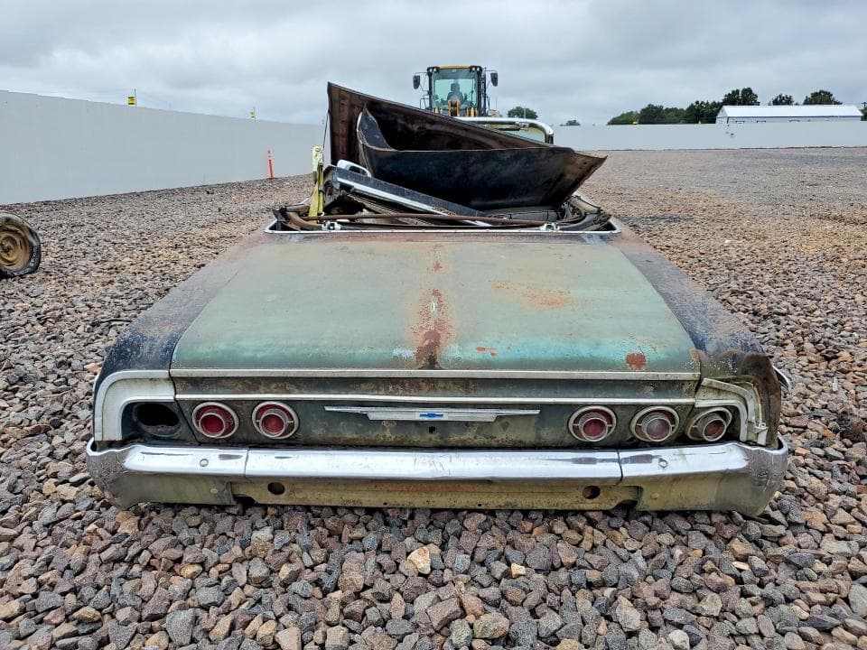 1964 CHEVROLET IMPALA 6