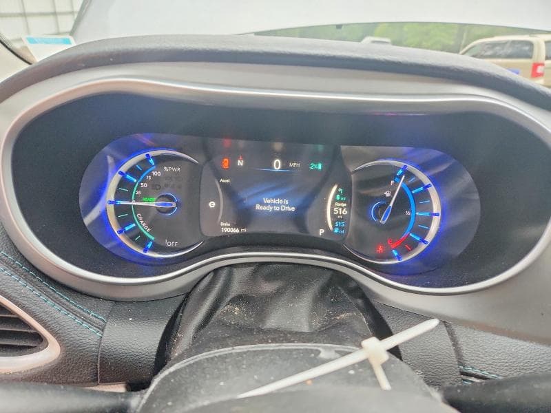 2018 CHRYSLER PACIFICA HYBRID LIMITED 9