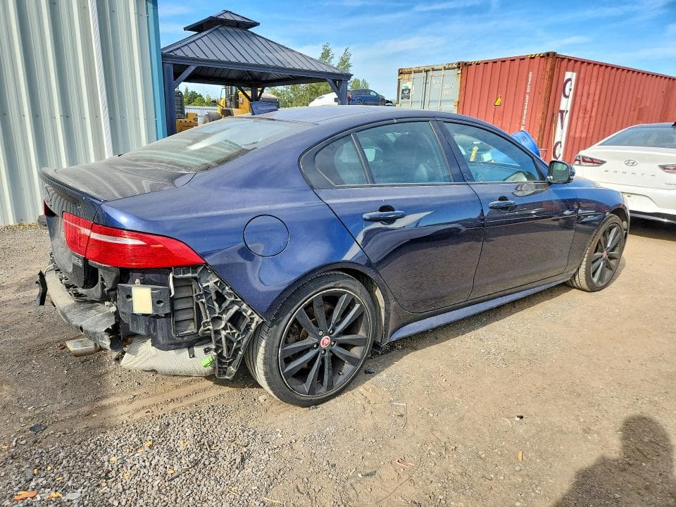 2017 JAGUAR XE R - SPORT 3