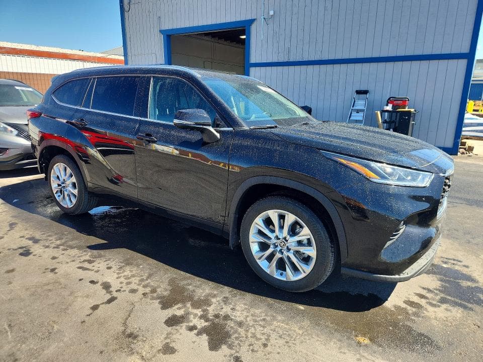 2025 TOYOTA HIGHLANDER LIMITED 4