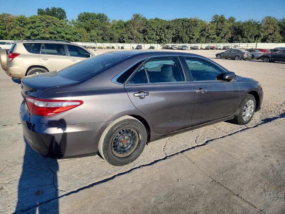 2017 TOYOTA CAMRY LE 3