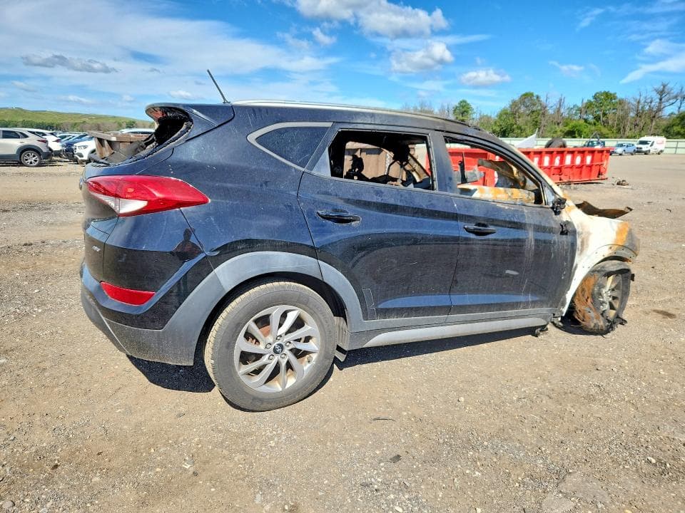 2017 HYUNDAI TUCSON SE 3