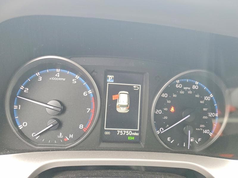 2018 TOYOTA RAV4 XLE 9
