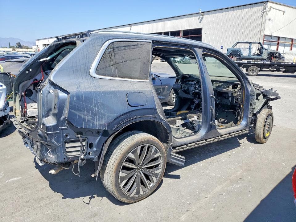 2026 VOLVO XC90 PLUS 3