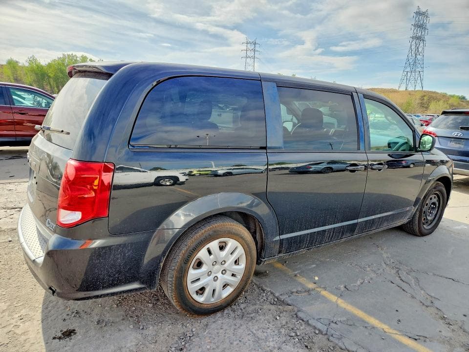 2018 DODGE GRAND CARAVAN SE 3