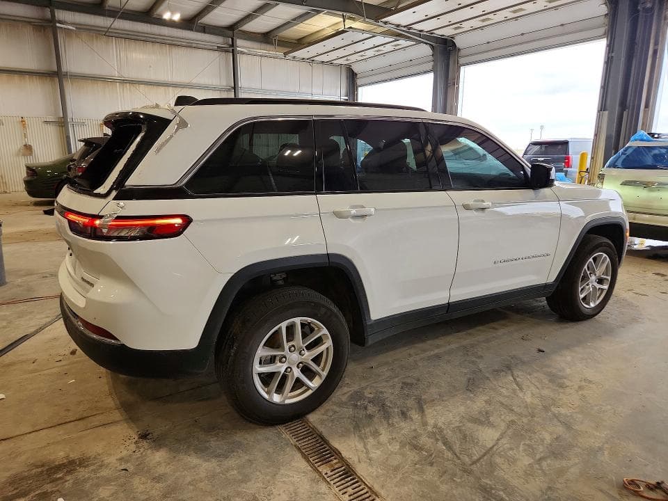 2025 JEEP GRAND CHEROKEE LAREDO 3