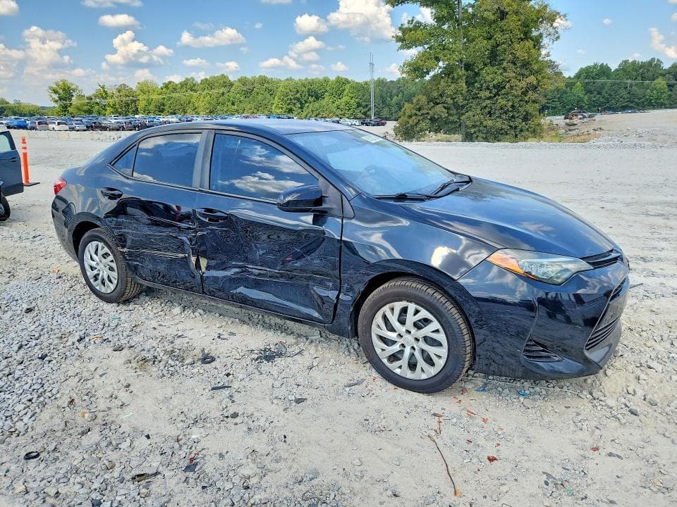 2018 TOYOTA COROLLA LE 4