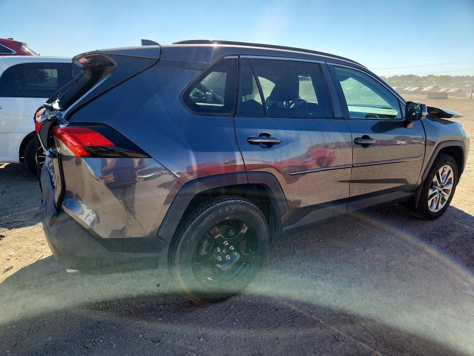 2019 TOYOTA RAV4 XLE PREMIUM 3