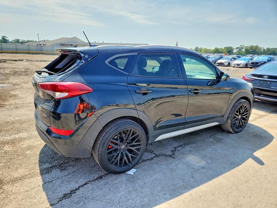 2017 HYUNDAI TUCSON SE 3