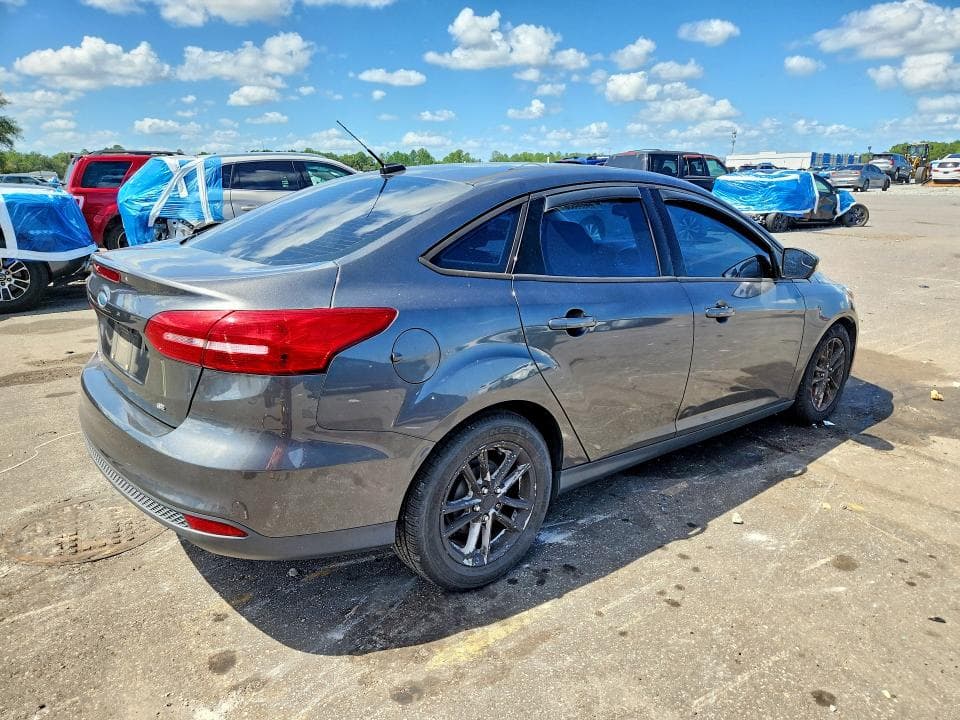 2017 FORD FOCUS SE 3