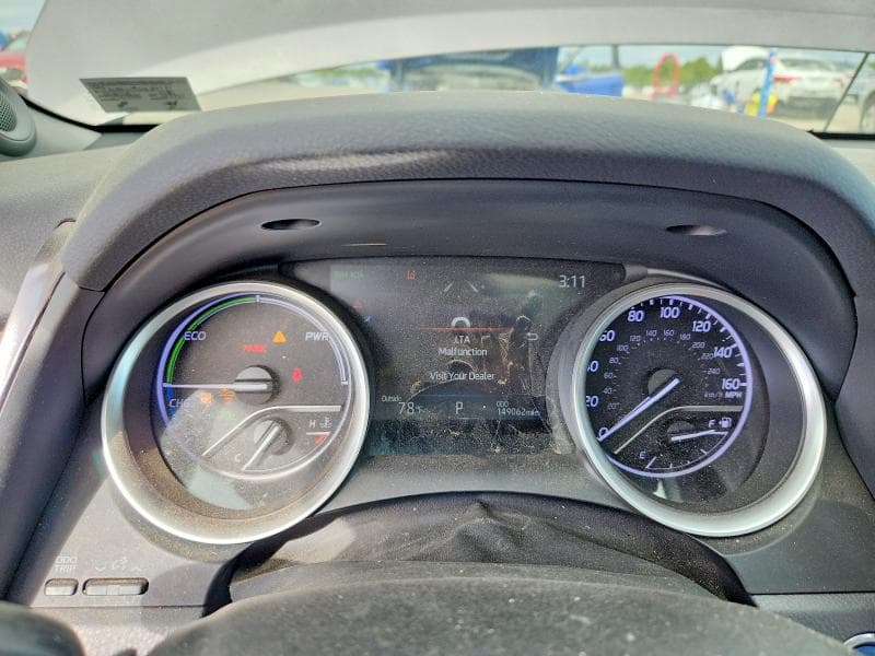 2021 TOYOTA CAMRY XLE 9