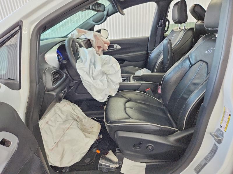 2025 CHRYSLER PACIFICA LIMITED 7