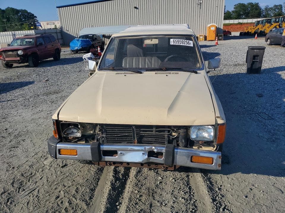 1985 TOYOTA 1 TON PICK 5