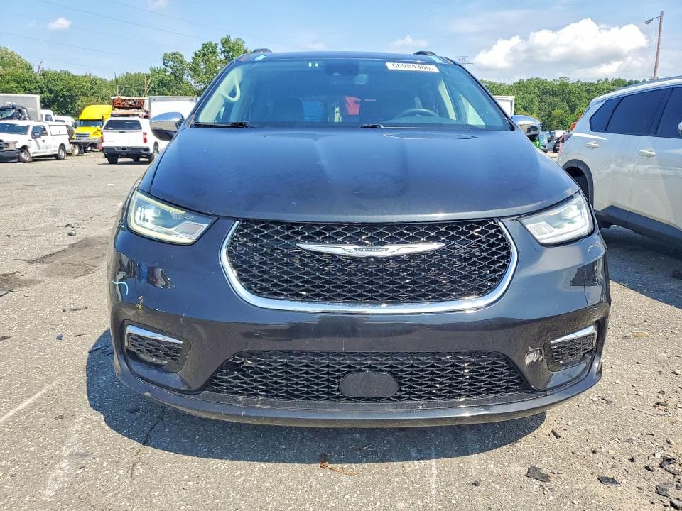 2023 CHRYSLER PACIFICA LIMITED 5