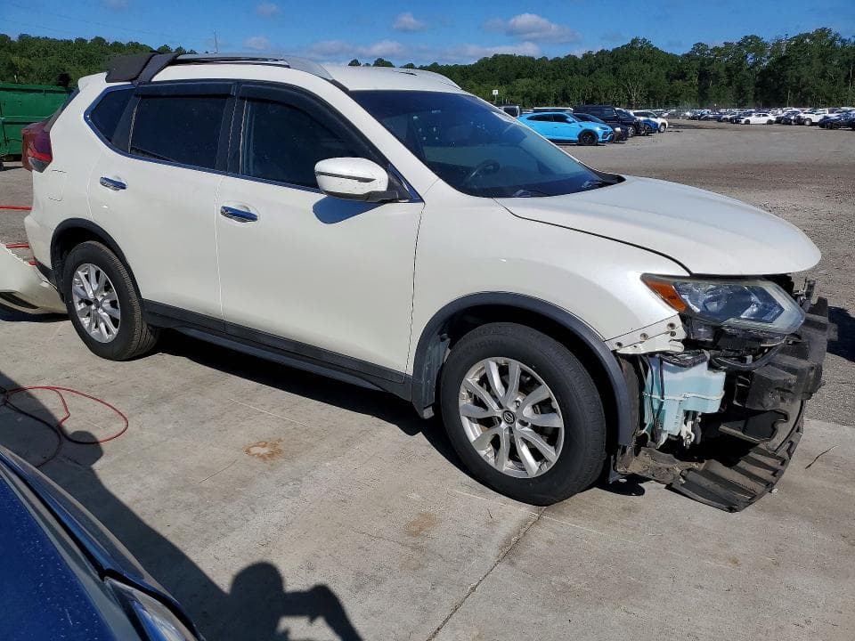 2017 NISSAN ROGUE SV 4