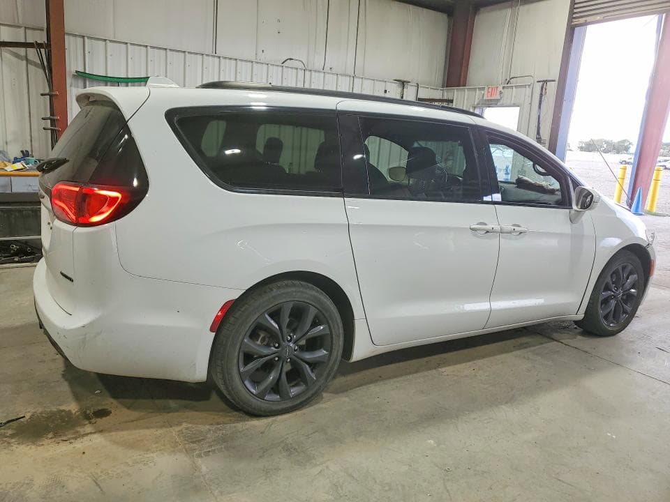 2019 CHRYSLER PACIFICA LIMITED 3