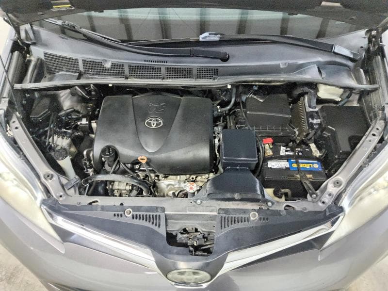 2019 TOYOTA SIENNA LE 12