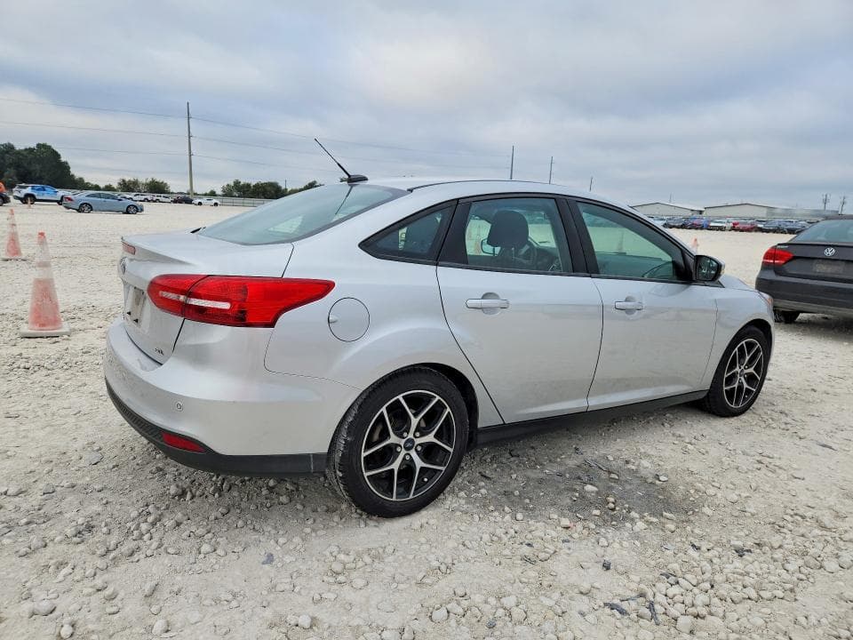 2017 FORD FOCUS SEL 3