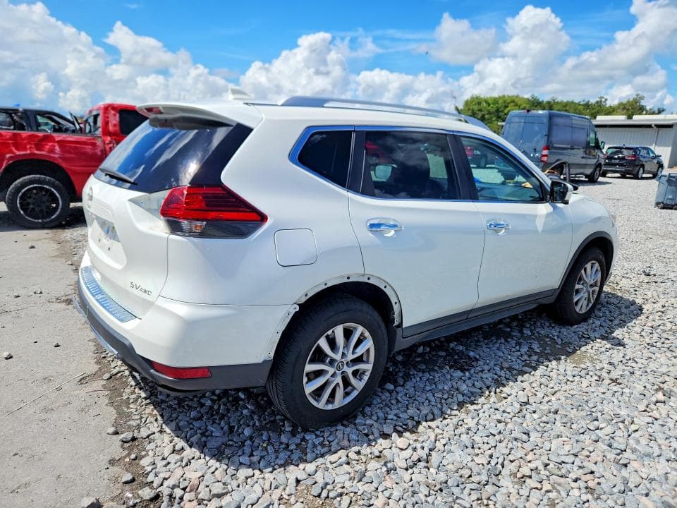 2017 NISSAN ROGUE SV 3