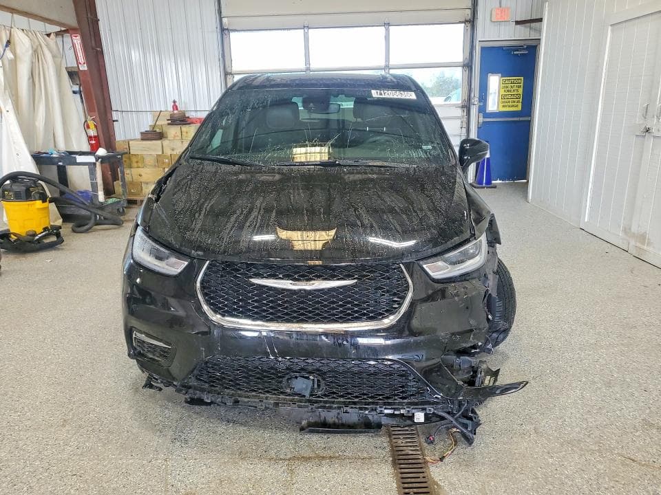 2026 CHRYSLER PACIFICA LIMITED 5