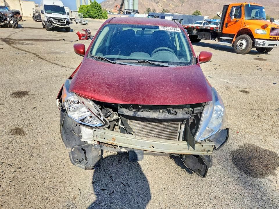 2018 NISSAN VERSA SV 5