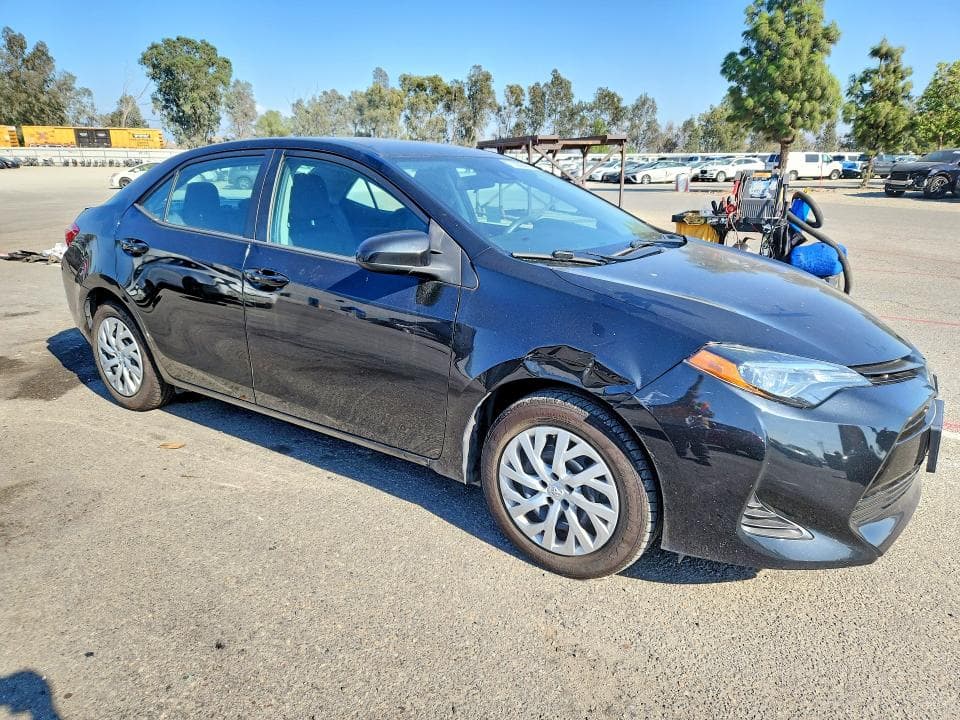 2019 TOYOTA COROLLA LE 4