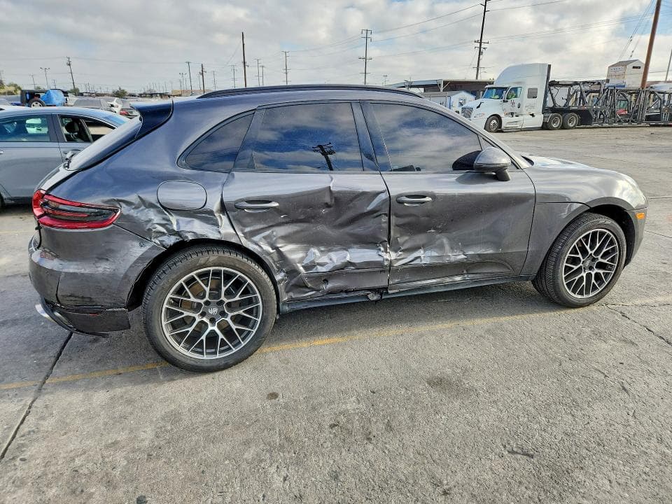 2018 PORSCHE MACAN 3