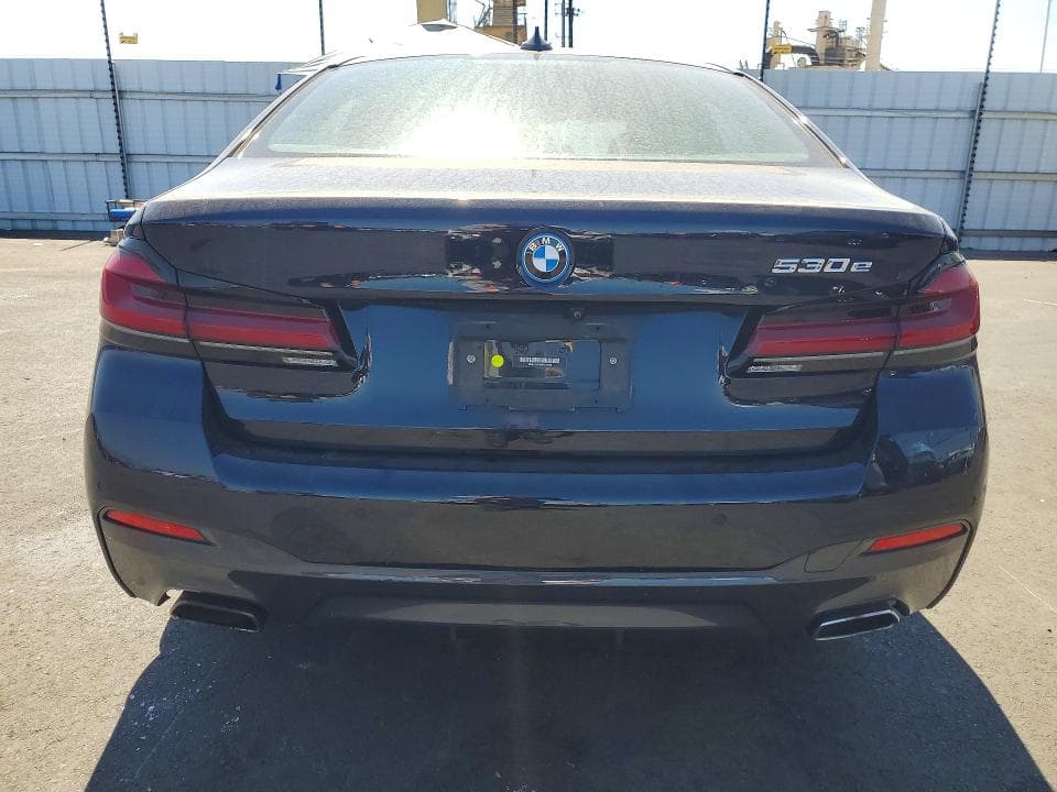 2022 BMW 530E 6