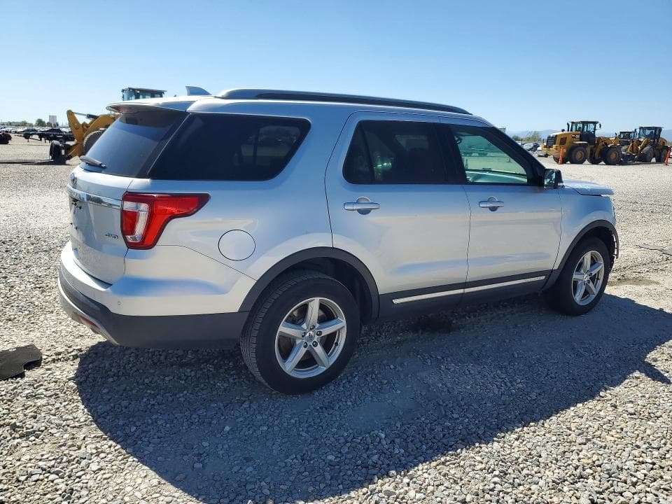 2017 FORD EXPLORER XLT 3