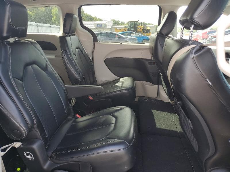 2023 CHRYSLER PACIFICA TOURING L 11