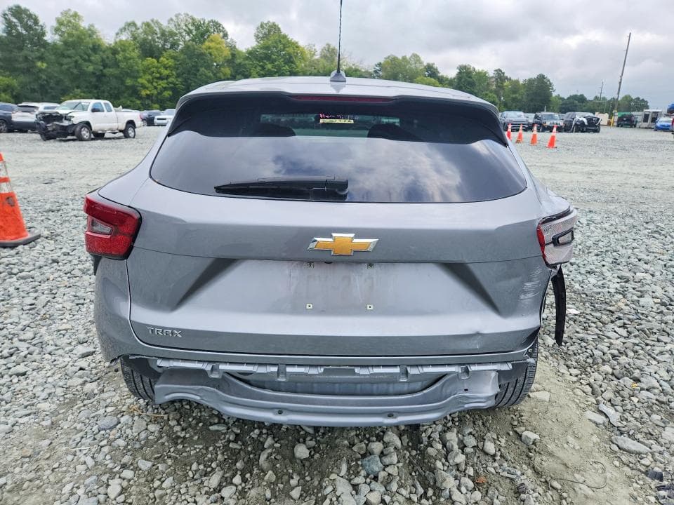 2025 CHEVROLET TRAX LS 6