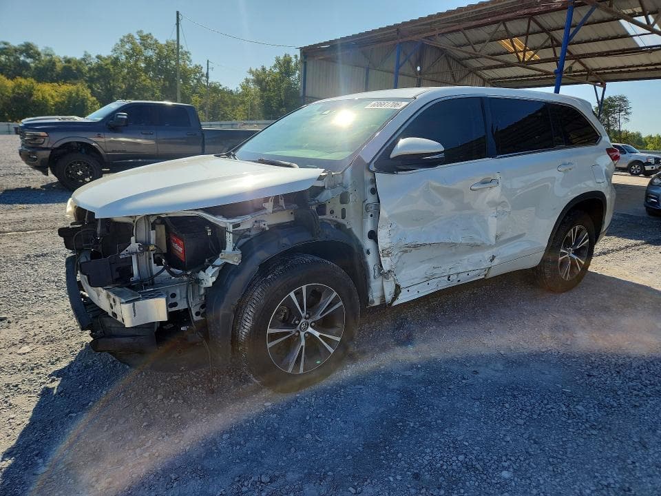 2017 TOYOTA HIGHLANDER LE - 1