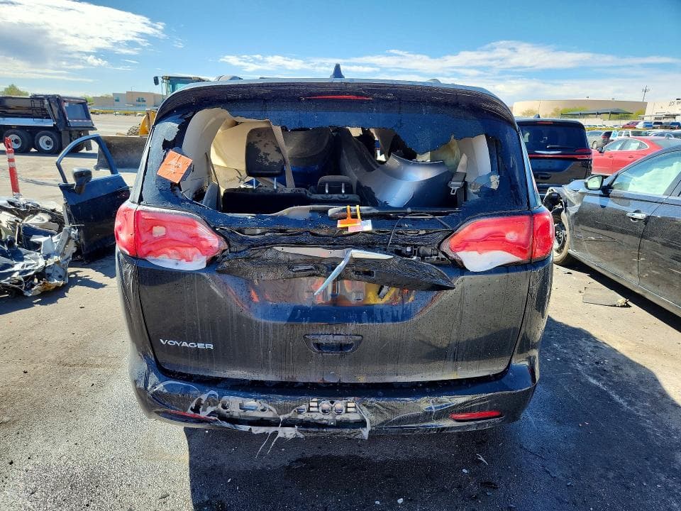 2020 CHRYSLER VOYAGER LXI 6