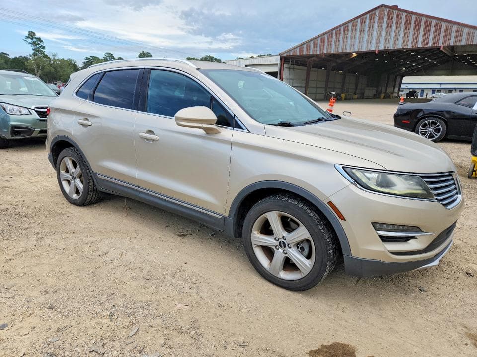 2017 LINCOLN MKC PREMIERE 4