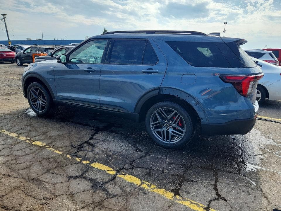 2025 FORD EXPLORER ST-LINE 2