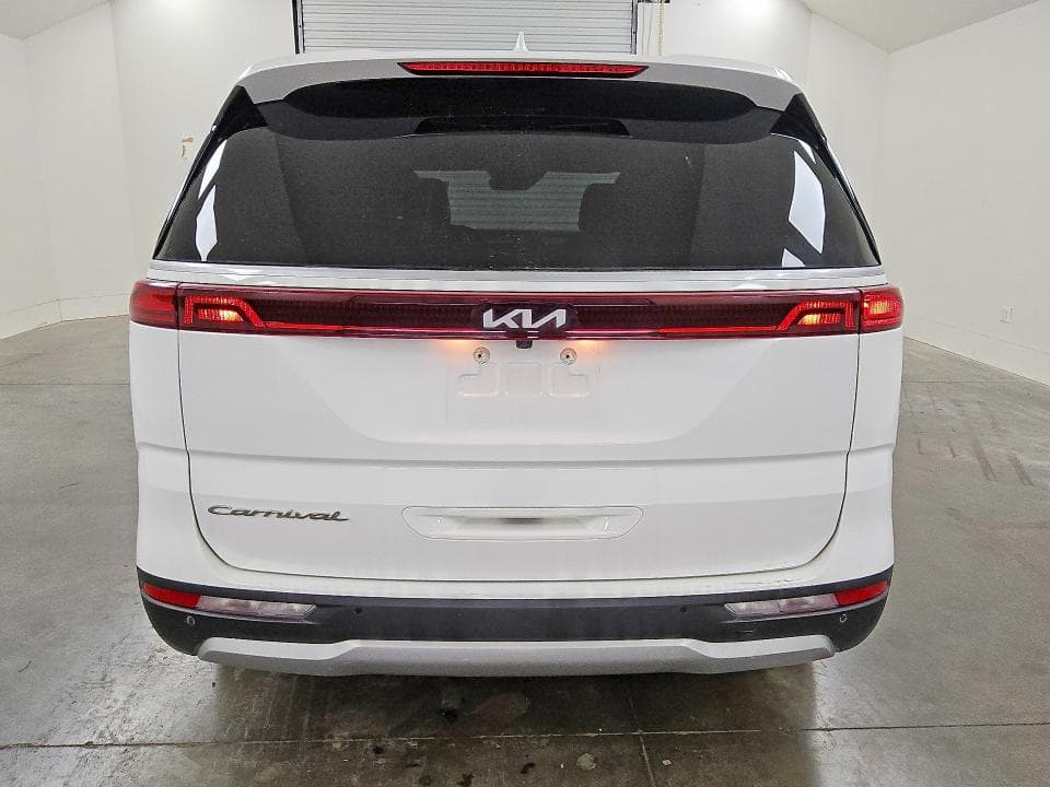 2022 KIA CARNIVAL EX 6