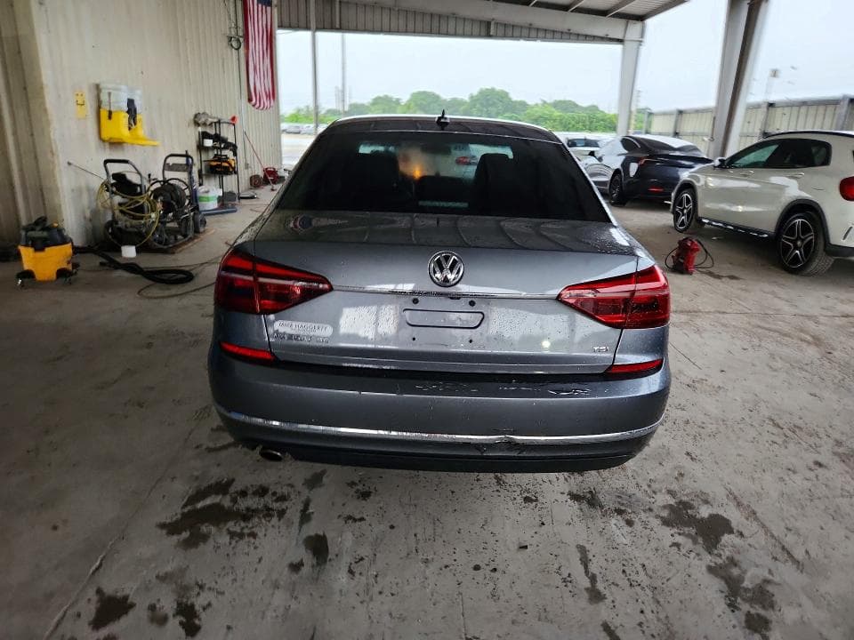 2017 VOLKSWAGEN PASSAT SE 6