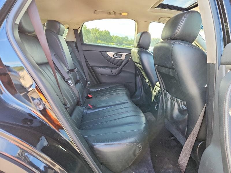 2017 INFINITI QX70 BASE 11