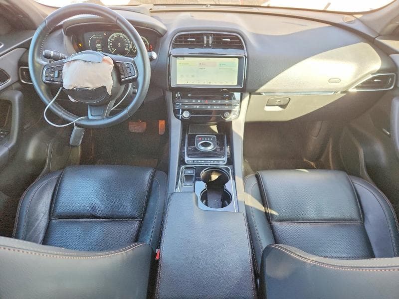 2017 JAGUAR F-PACE PRESTIGE 8
