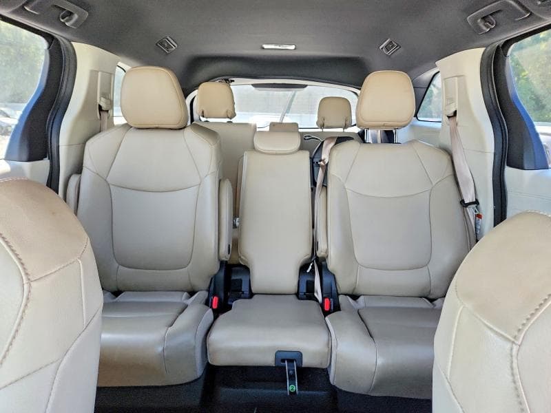2021 TOYOTA SIENNA XLE 10