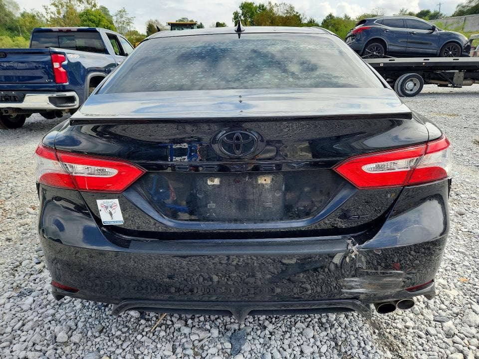 2020 TOYOTA CAMRY SE 6