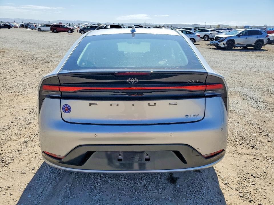 2024 TOYOTA PRIUS XLE 6