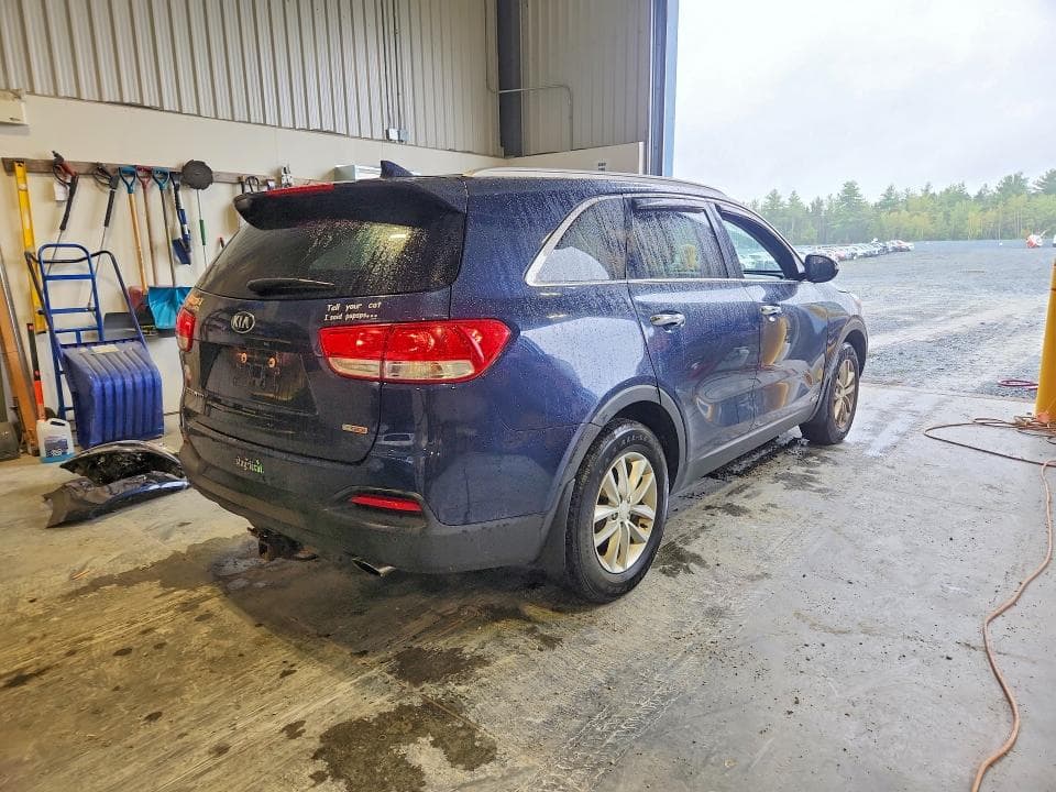 2017 KIA SORENTO LX 3