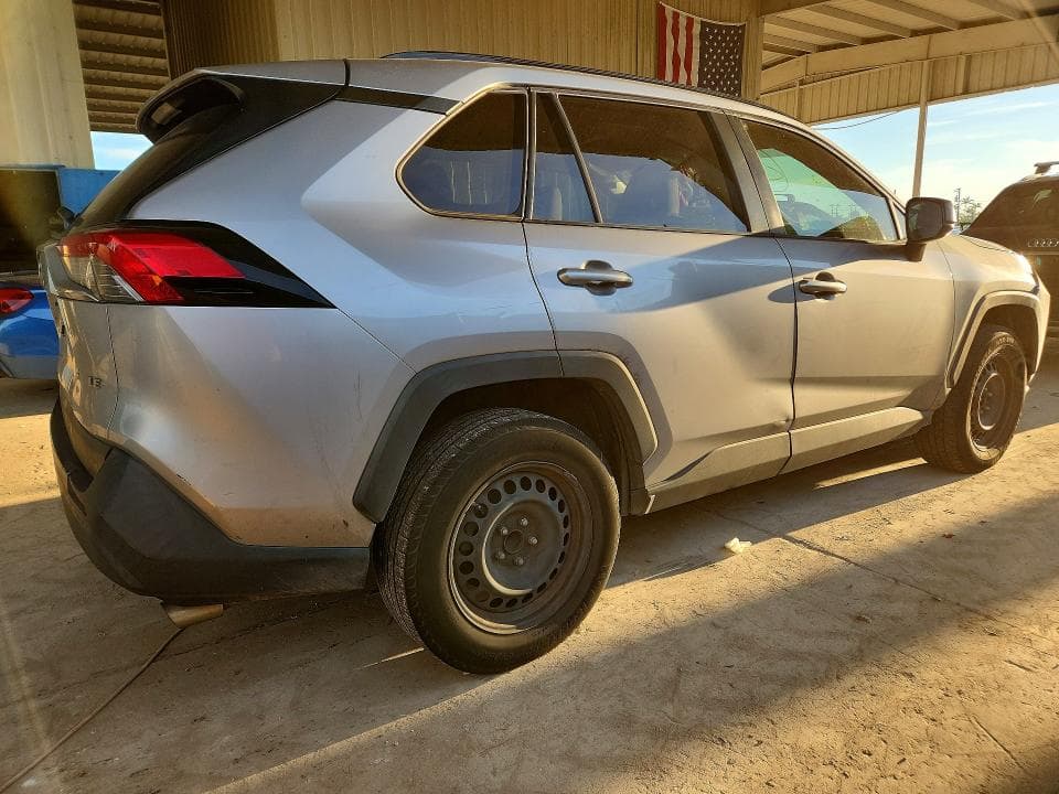 2021 TOYOTA RAV4 LE 3