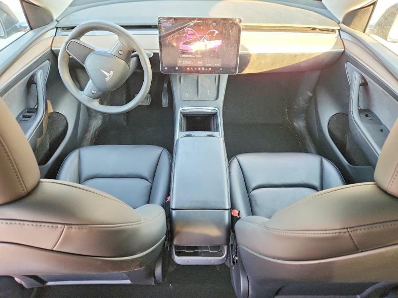 2024 TESLA MODEL Y 8