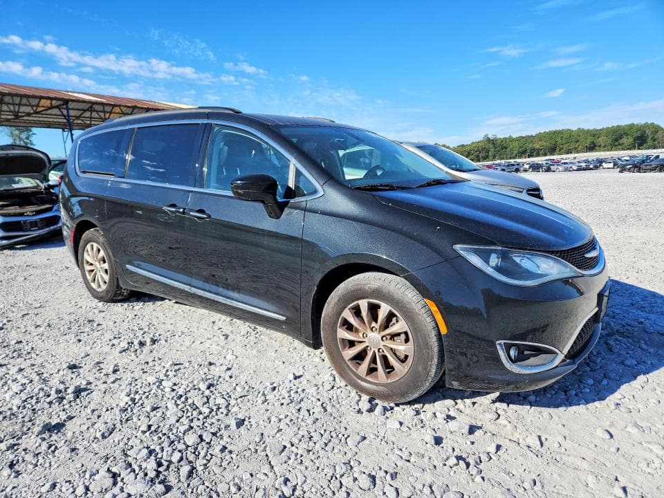 2017 CHRYSLER PACIFICA TOURING L 4