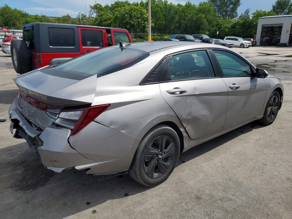 2023 HYUNDAI ELANTRA SEL 3